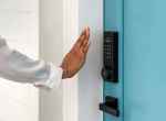 este-ingenioso-invento-abre-la-puerta-de-tu-casa-escaneando-la-palma-de-la-mano