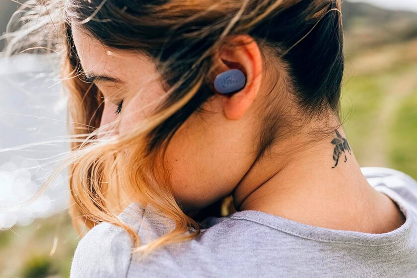 Estos auriculares Bluetooth JBL con cancelación de ruido te permiten escuchar tu música como si estuvieras en un concierto